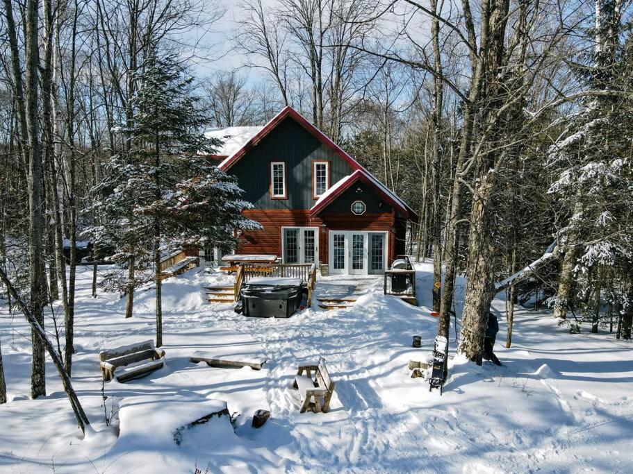 Dingle Run Lodge At Sir Sam'S Haliburton Exterior foto